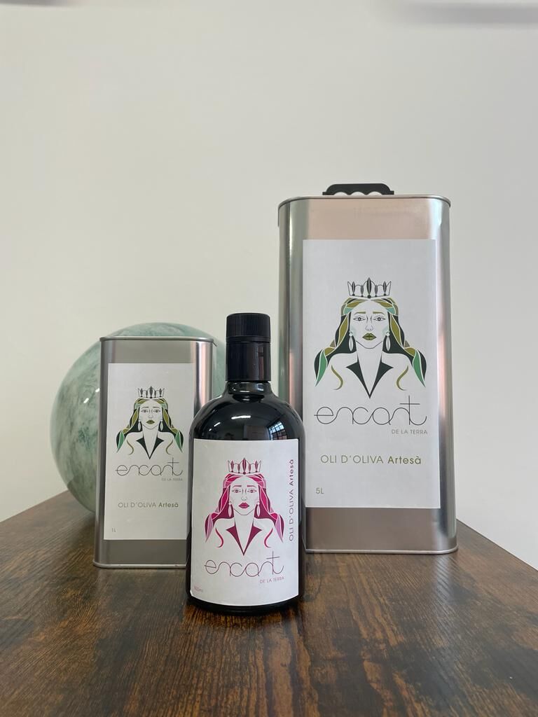 Botella y lata de aceite Encant de la Terra